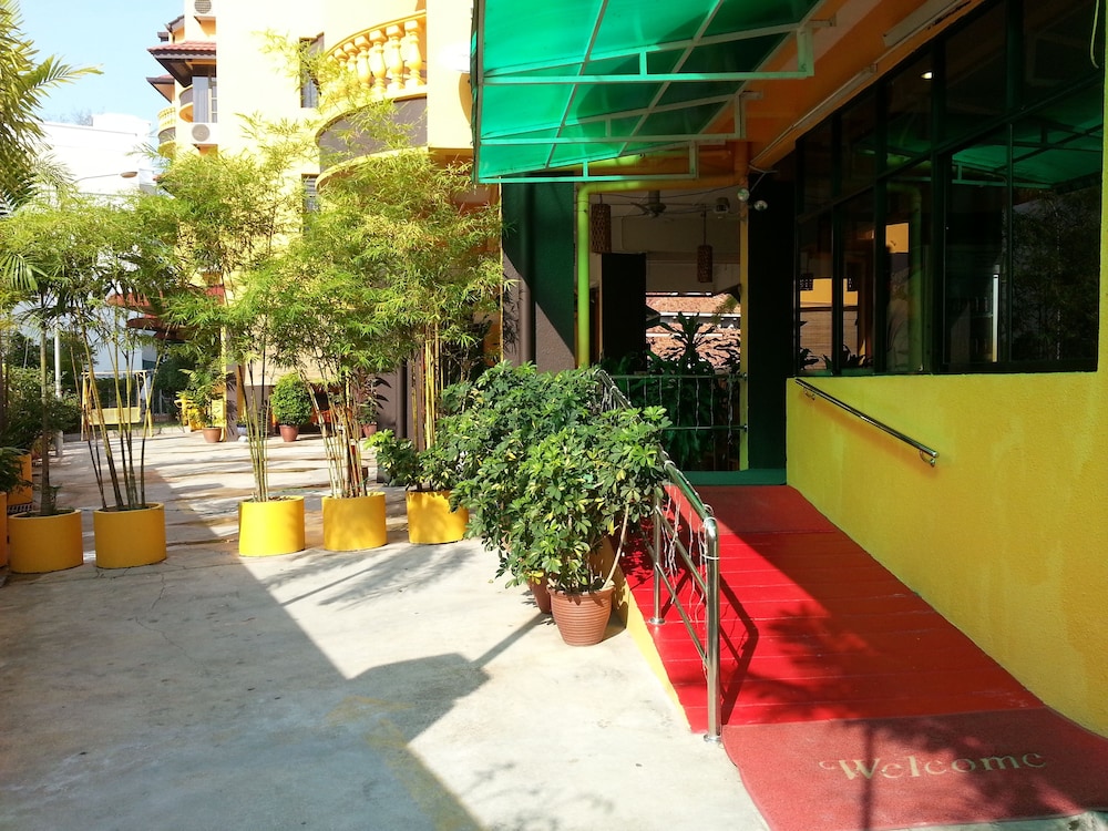 Goodhope Hotel Kelawei 3/71
