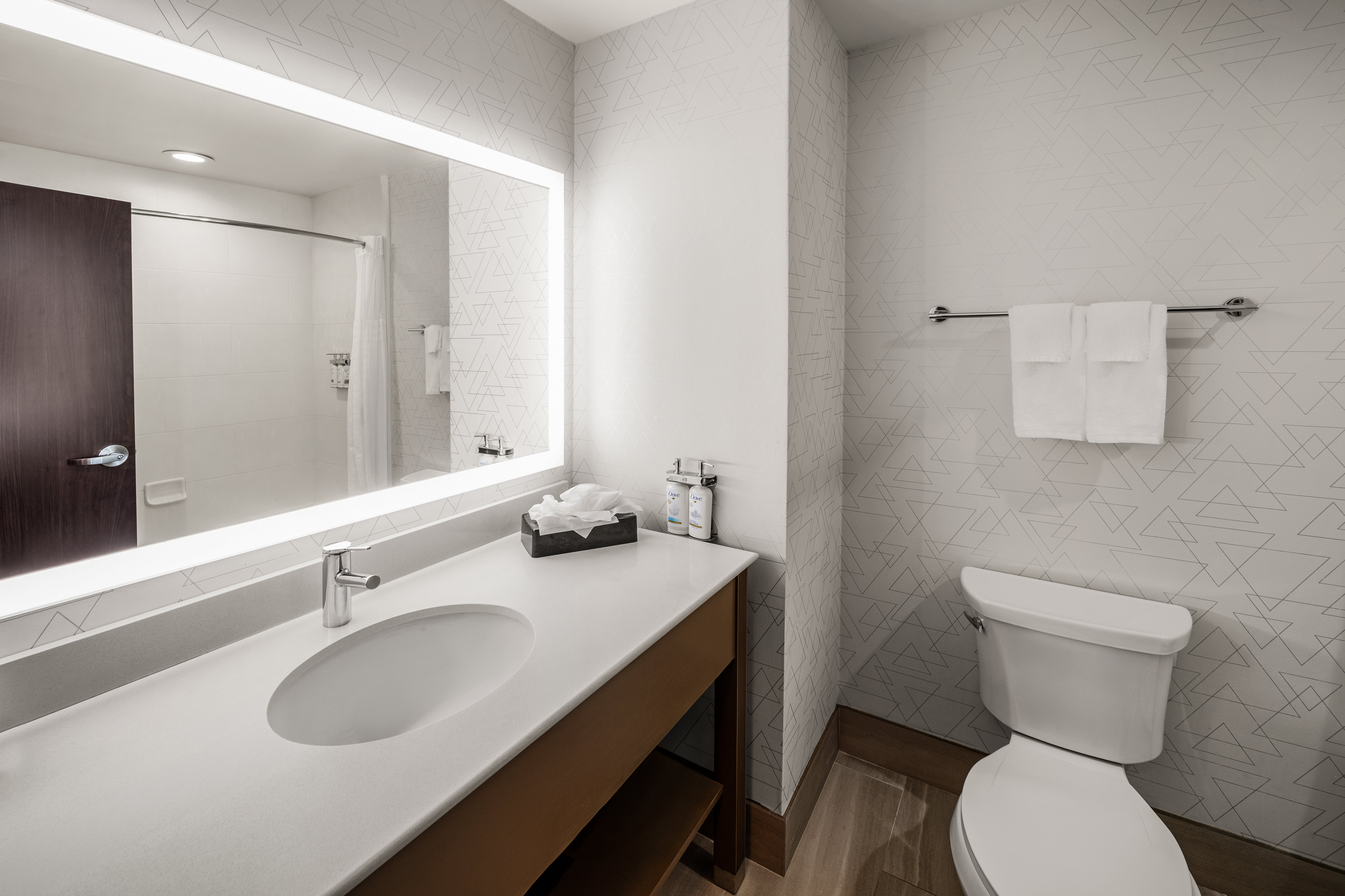Holiday Inn Express Suites San Antonio Se By At T Center 71/73