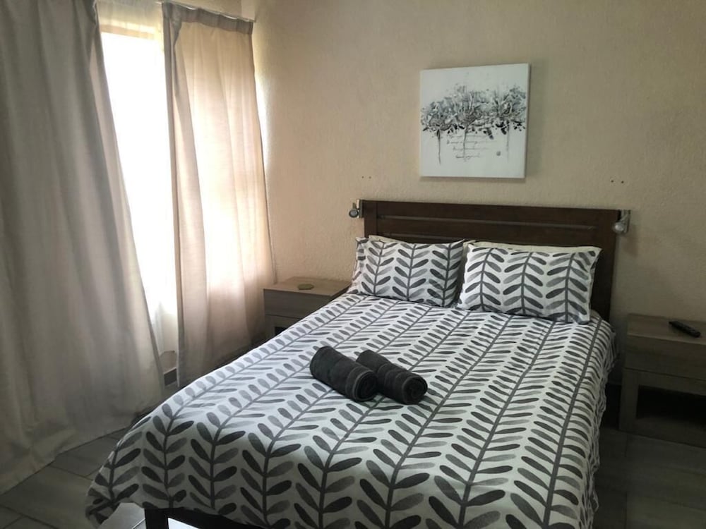 Amies Self-Catering Apartments 3/30