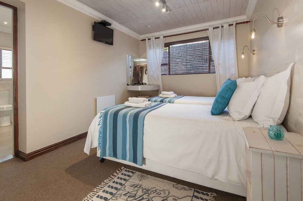 White Shark Guest House 5/50