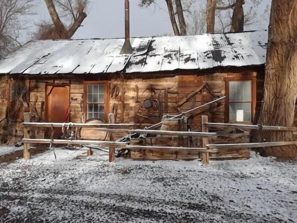 Austin\'s Chuckwagon Motel 6/41