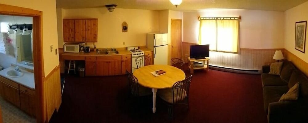 Alpine Motel 18/25