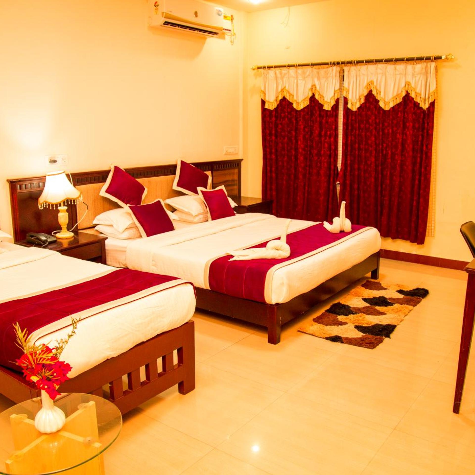 Kstdc Hotel Mayura Chalukya Badami 15/50
