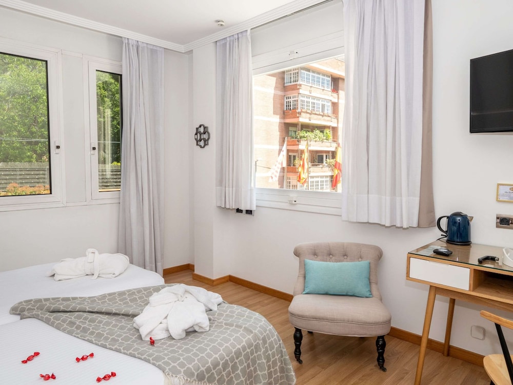 Vilana Hotel 25/70