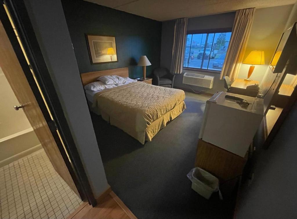 Rodeway Inn 7/30