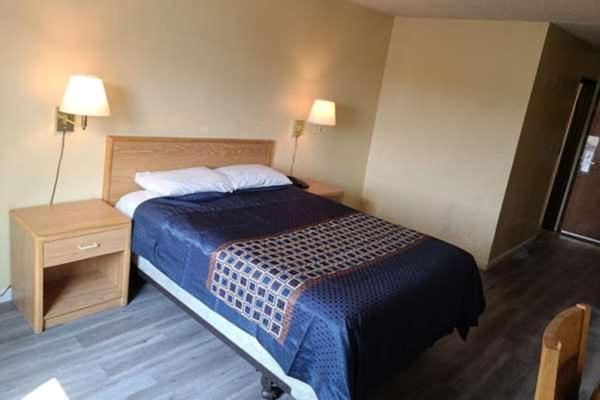 Room, King Bed