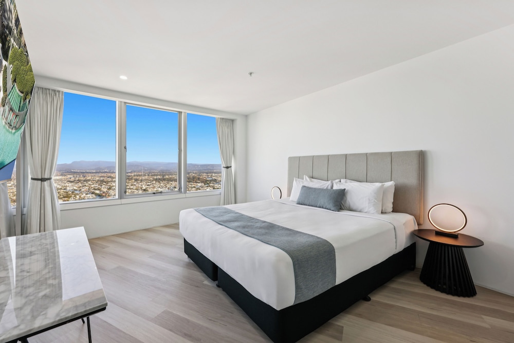 3 Bedrooms, Spa, Apartment, King and Twin Beds, Queen Bed