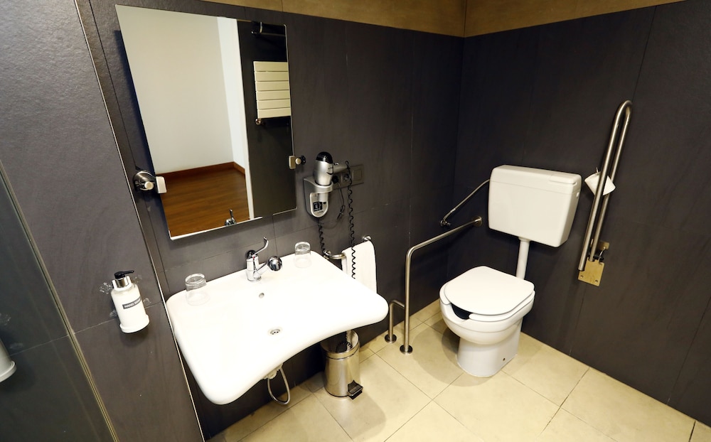 Travelodge Madrid Coslada Aeropuerto 59/60