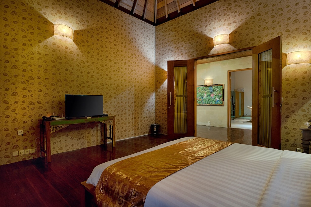 Kutus Kutus Ketewel Villa 18/34