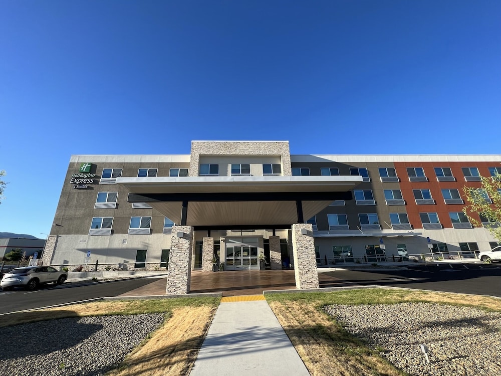 Holiday Inn Express & Suites - Ukiah 1/80