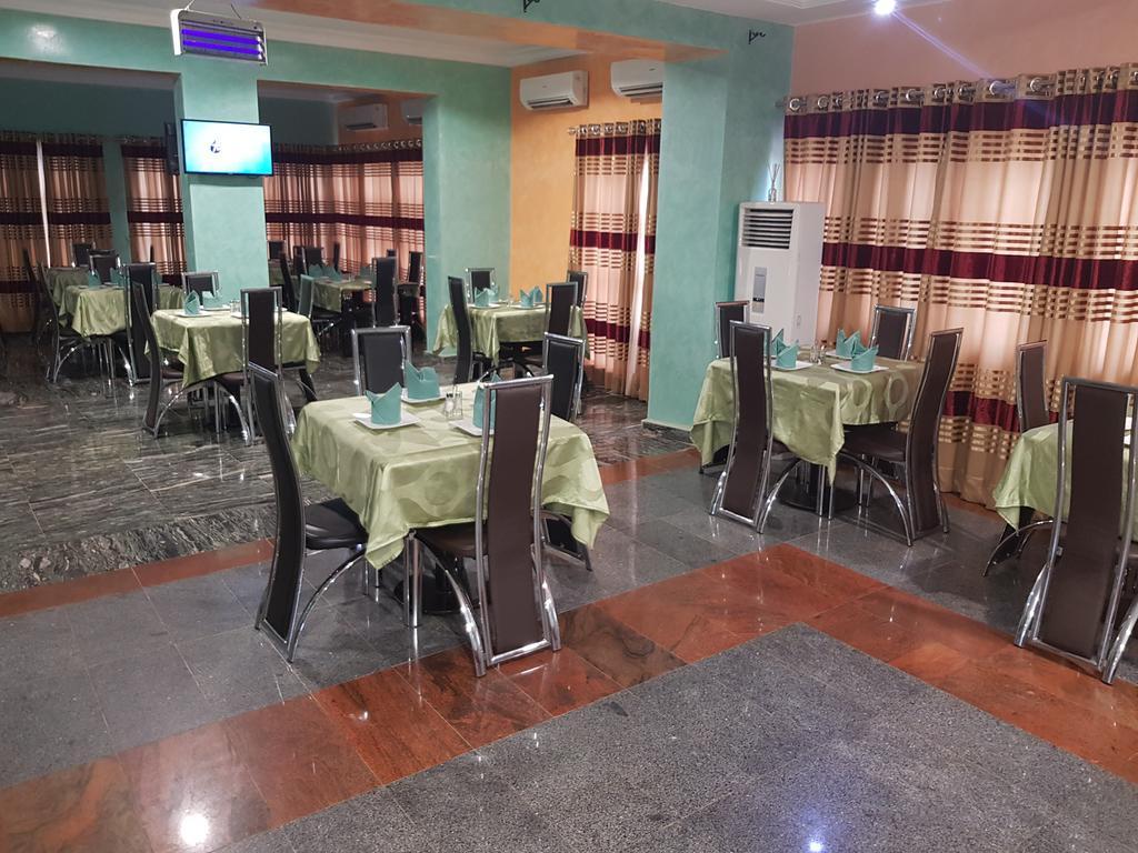 Ozom Hotel 19/29