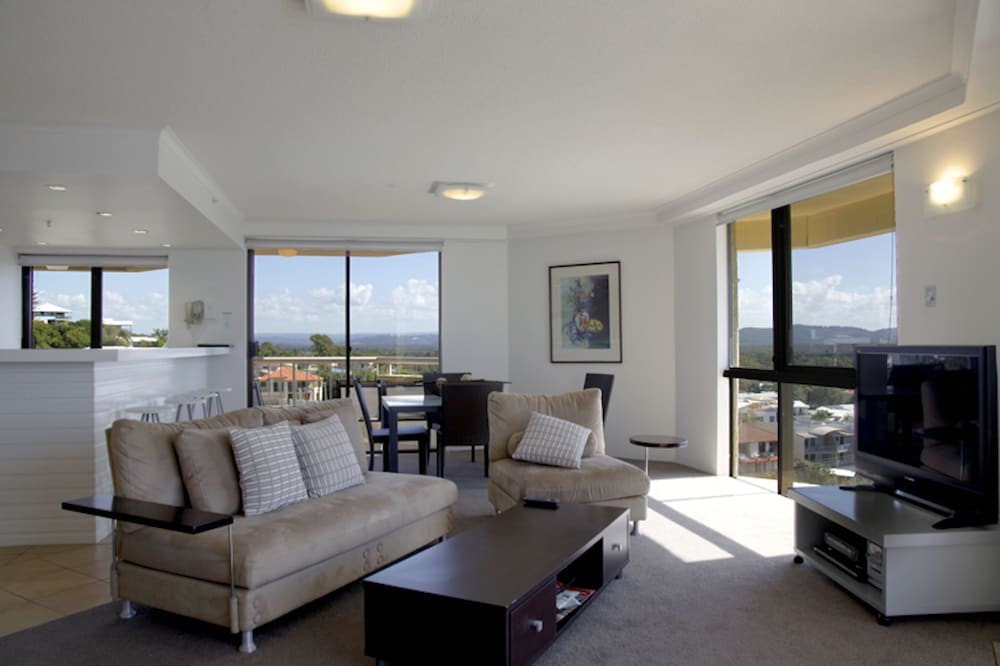 Coolum Caprice 37/76