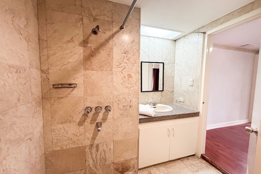 Sunette Tower Suites Makati City Center 73/75
