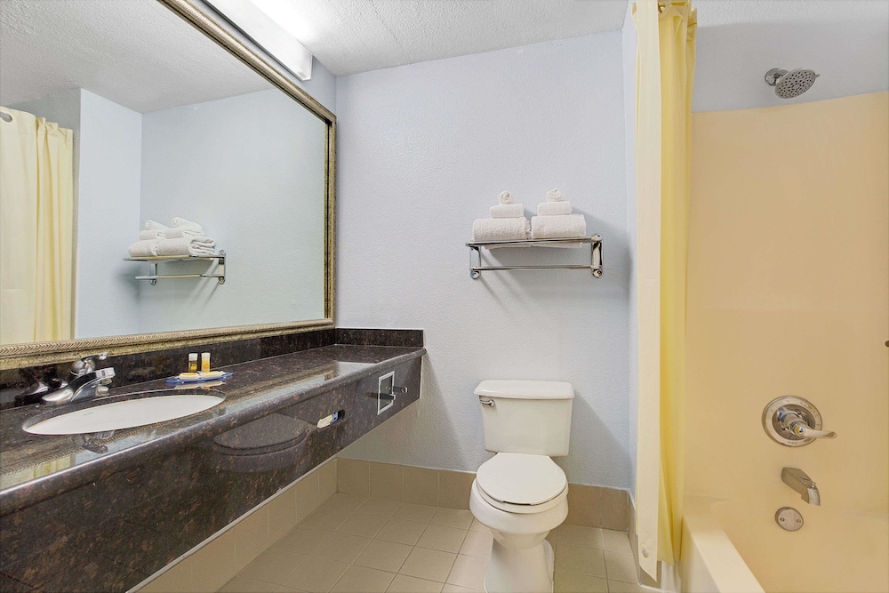 Days Inn by Wyndham Dallas Garland West 12/23