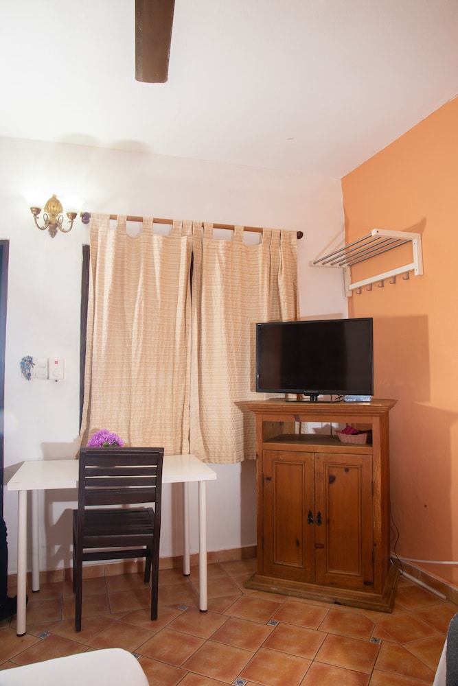 Hotel Dona Elvira 34/70