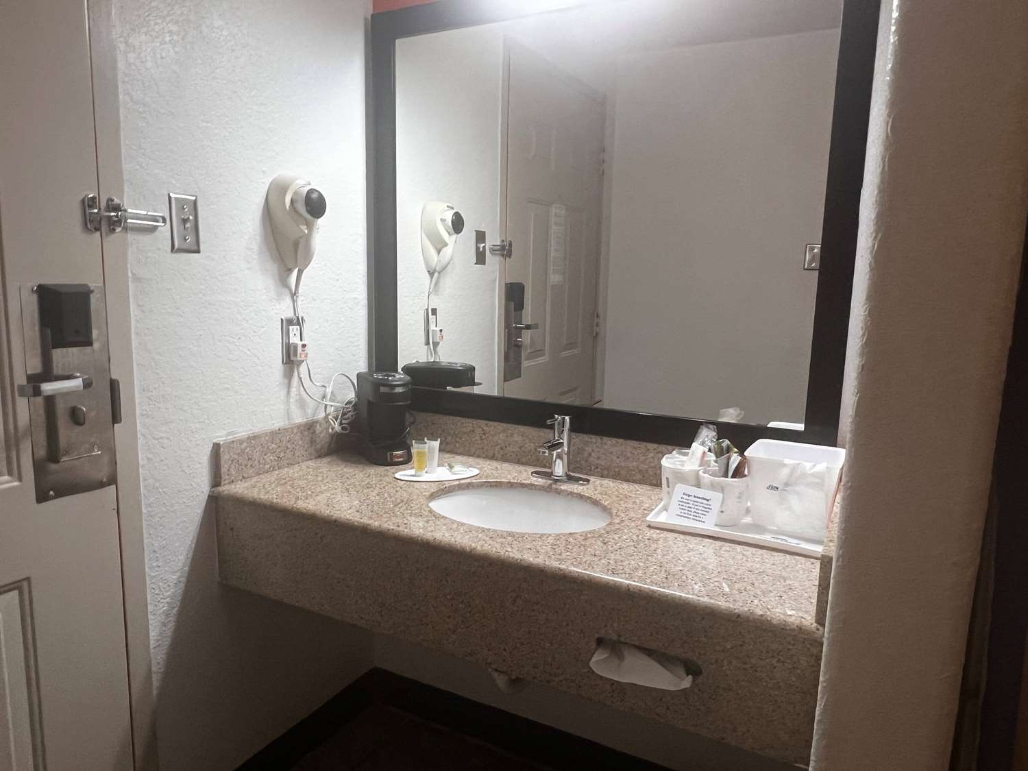 Howard Johnson By Wyndham Galveston 34/36