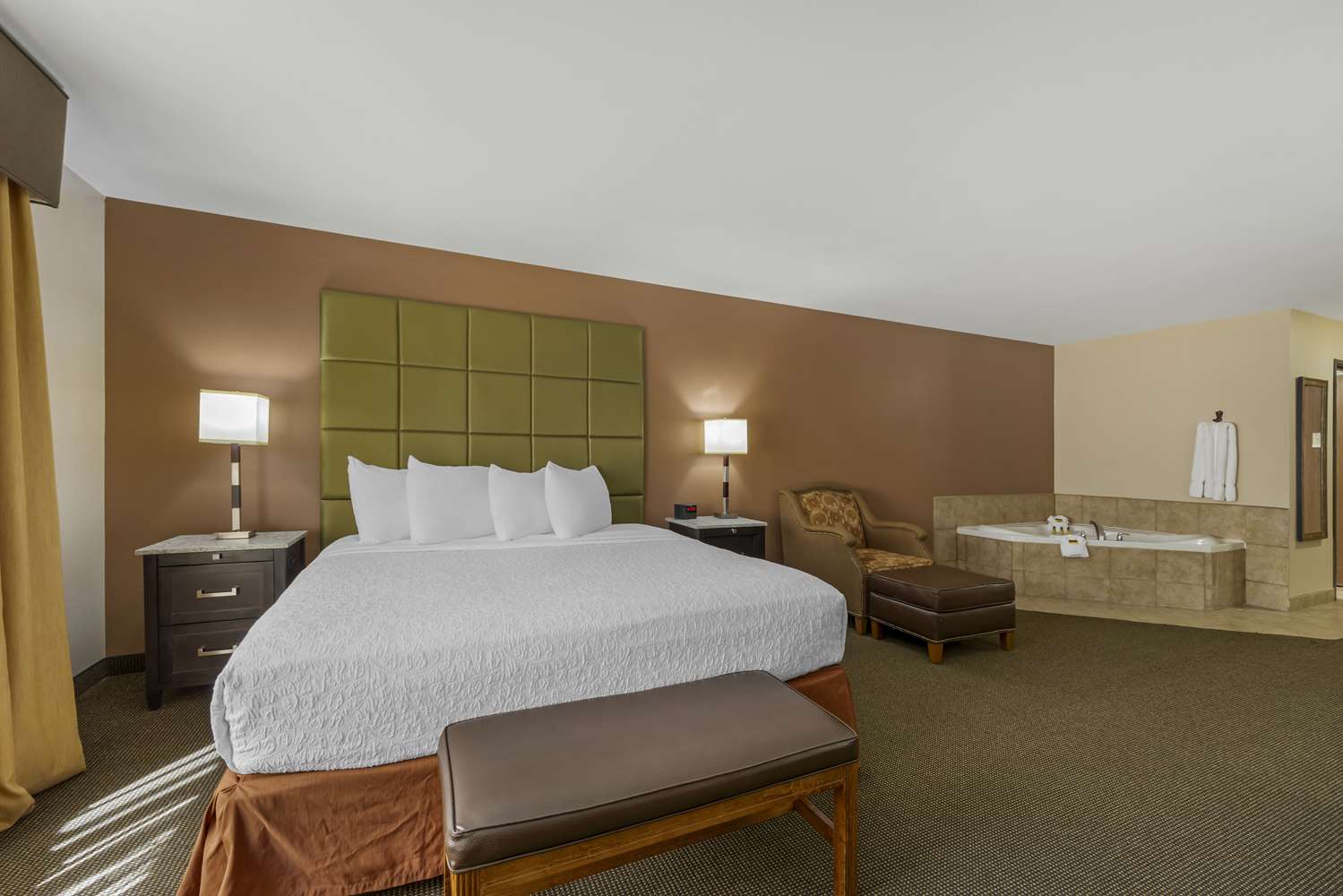 Best Western Plus Country Inn & Suites 10/35