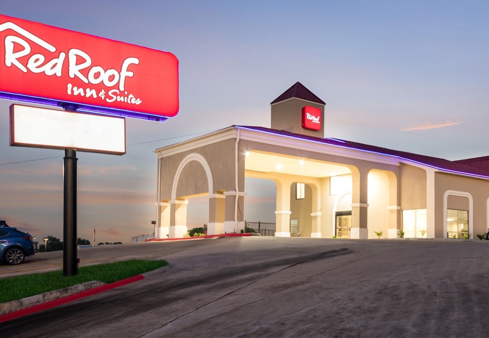 Red Roof Inn & Suites Austin East - Manor in MANOR - TX