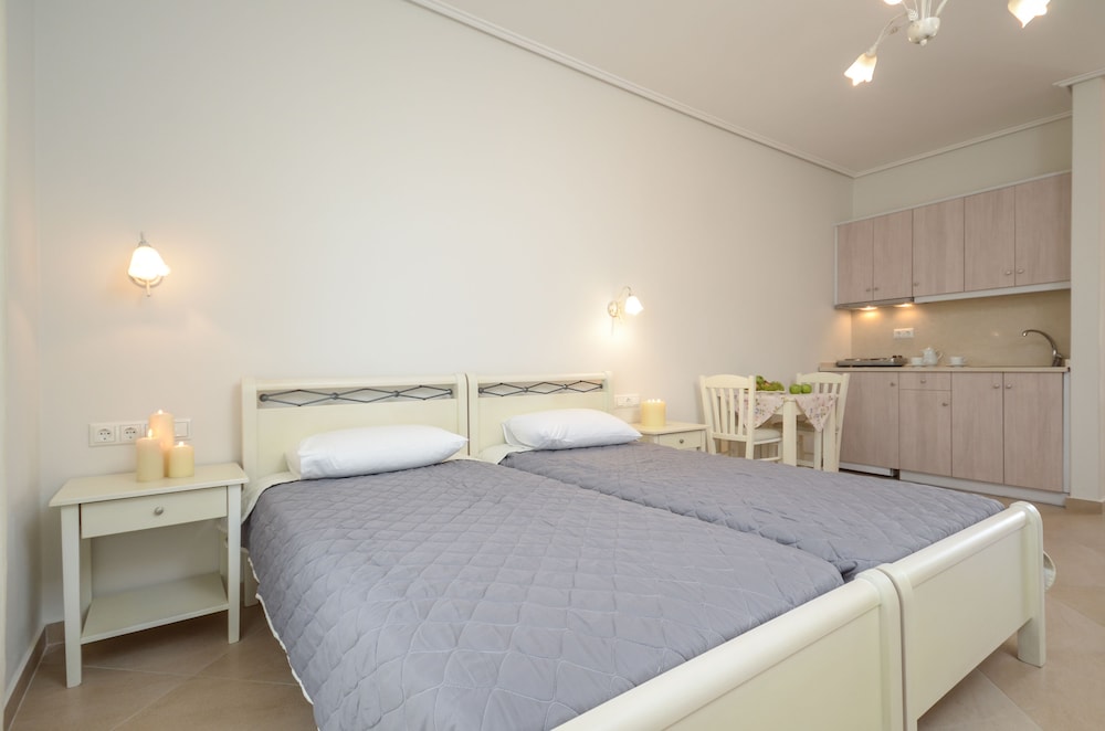 Perla Hotel 12/73