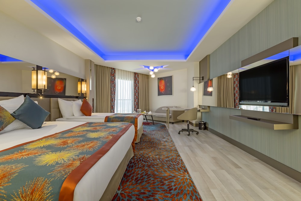 Royal Seginus Hotel 23/68