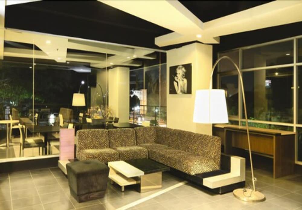 Valore Hotel 10/62