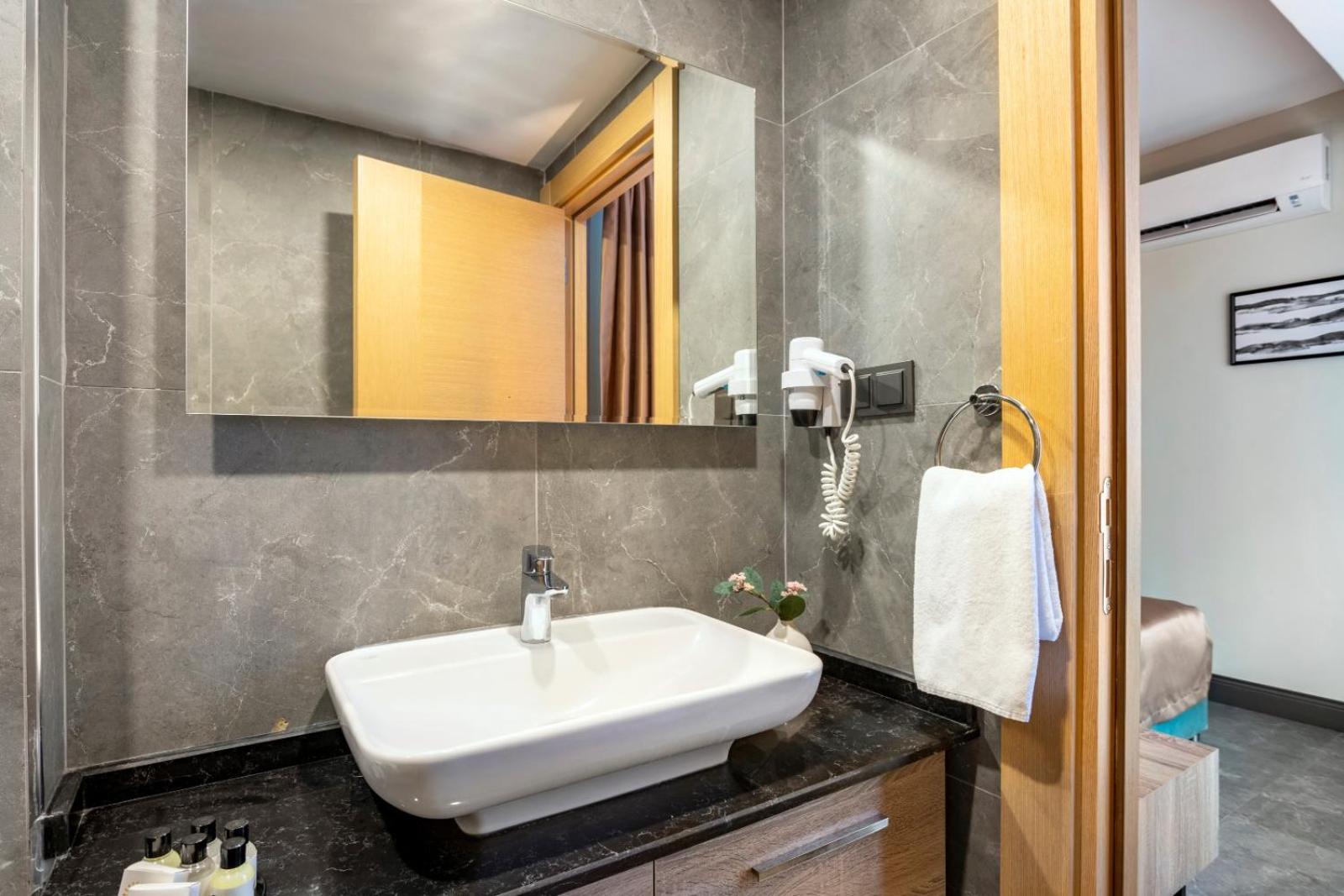 Rodinn Park Hotel 54/55