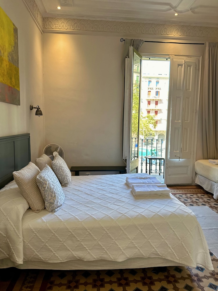 BARCELONA CENTER INN 20/50