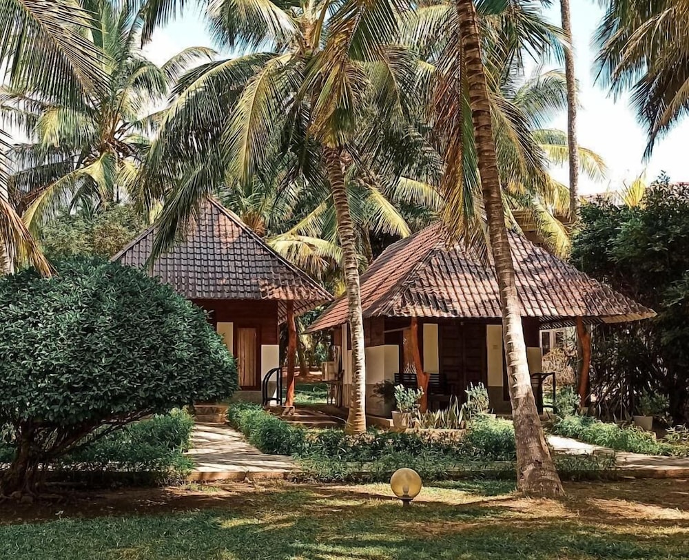 Lagoon Paradise Beach Resort 49/60