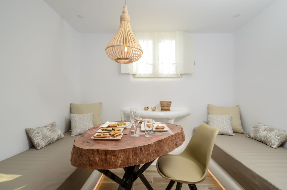 Naxos Island Escape Suites 54/71