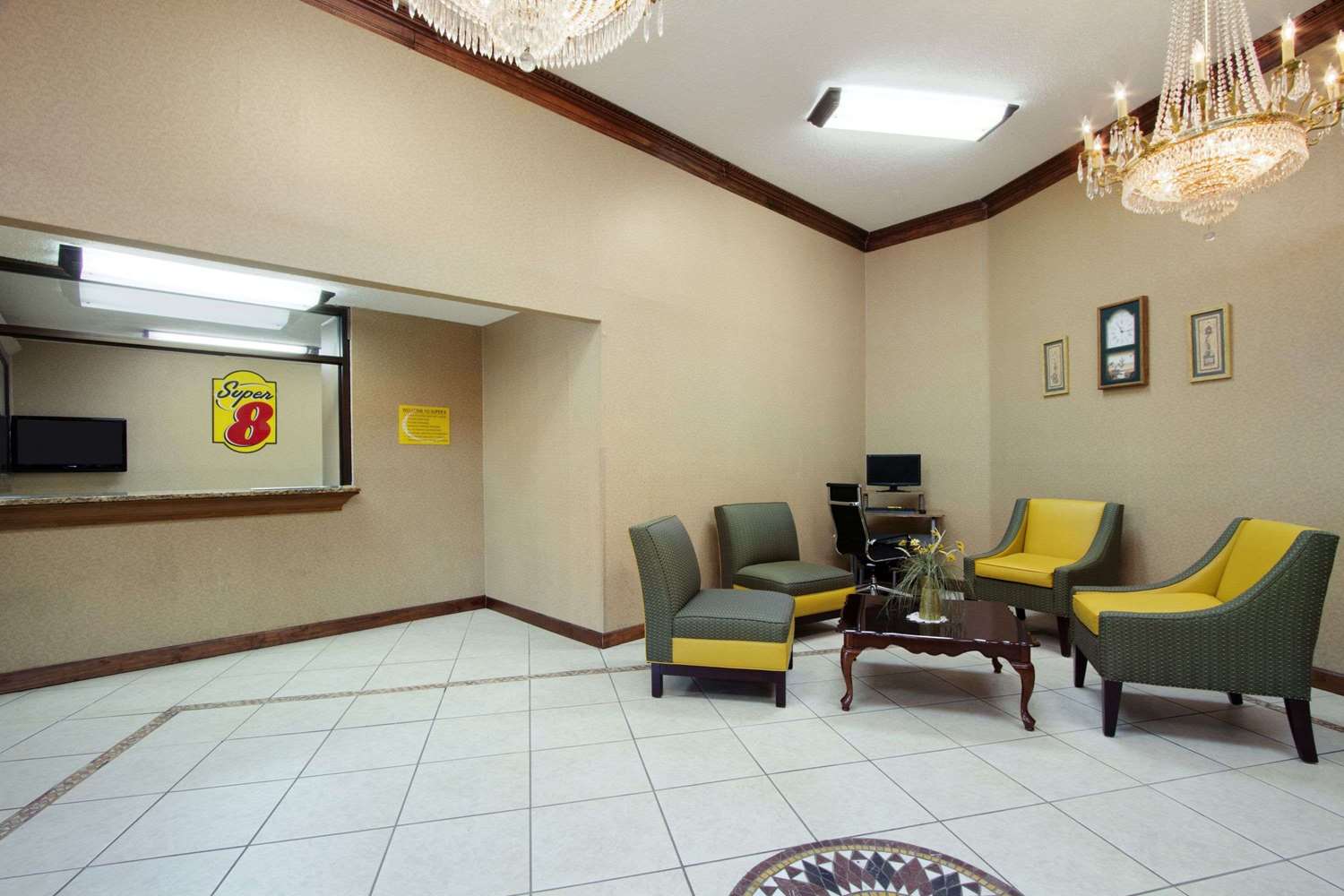 Super 8 by Wyndham Homewood Birmingham Area 4/8