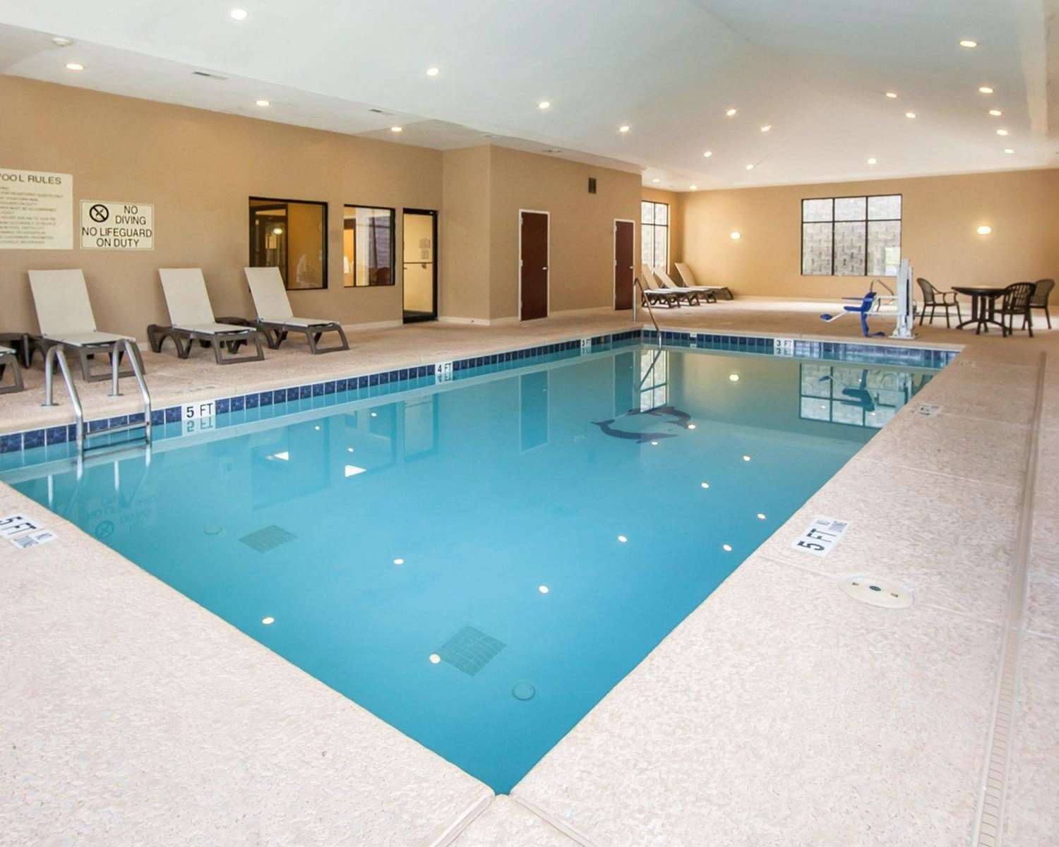 Comfort Suites Rome 14/21