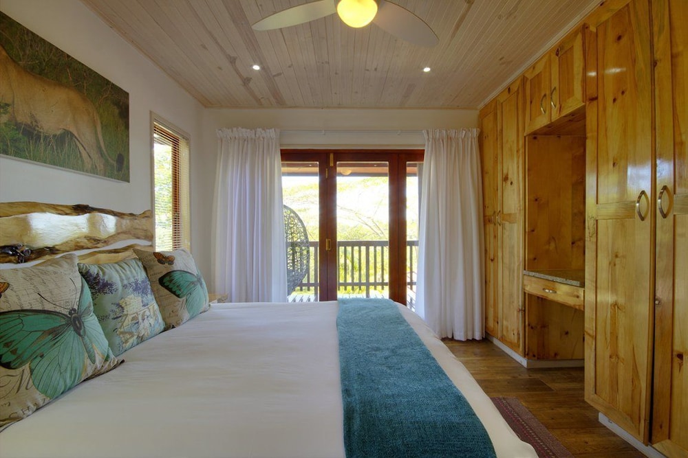 Monzi Safari Lodge 11/69