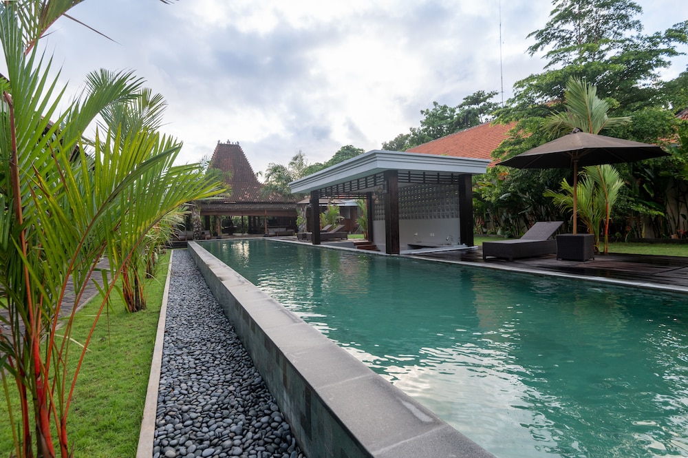 Griya Shanti Suites 32/37