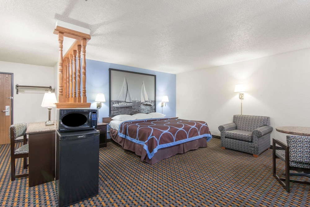 Super 8 By Wyndham New Castle 19/26