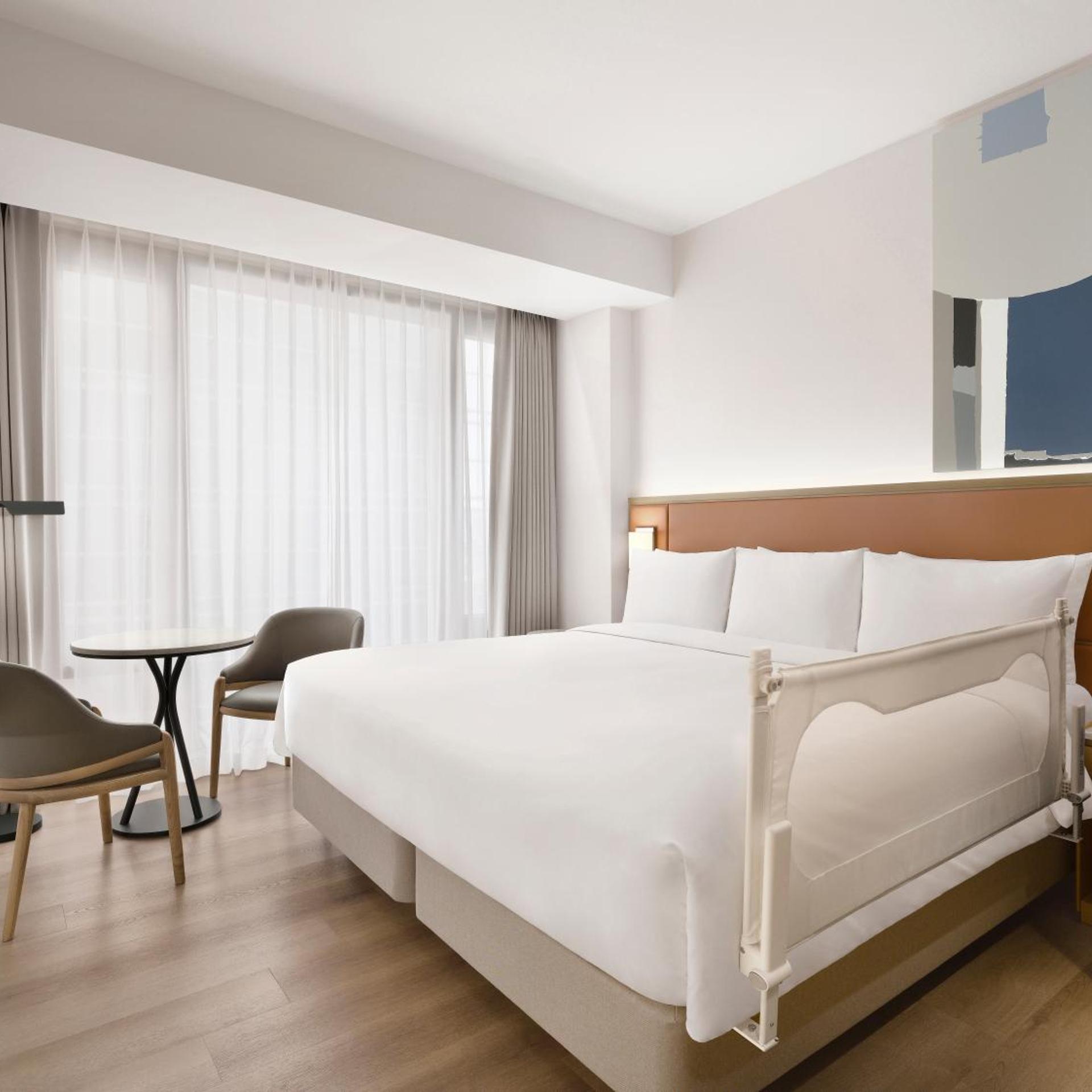 Room, King Bed, Large, AC Hotel by Marriott Seoul Gangnam 6/6
