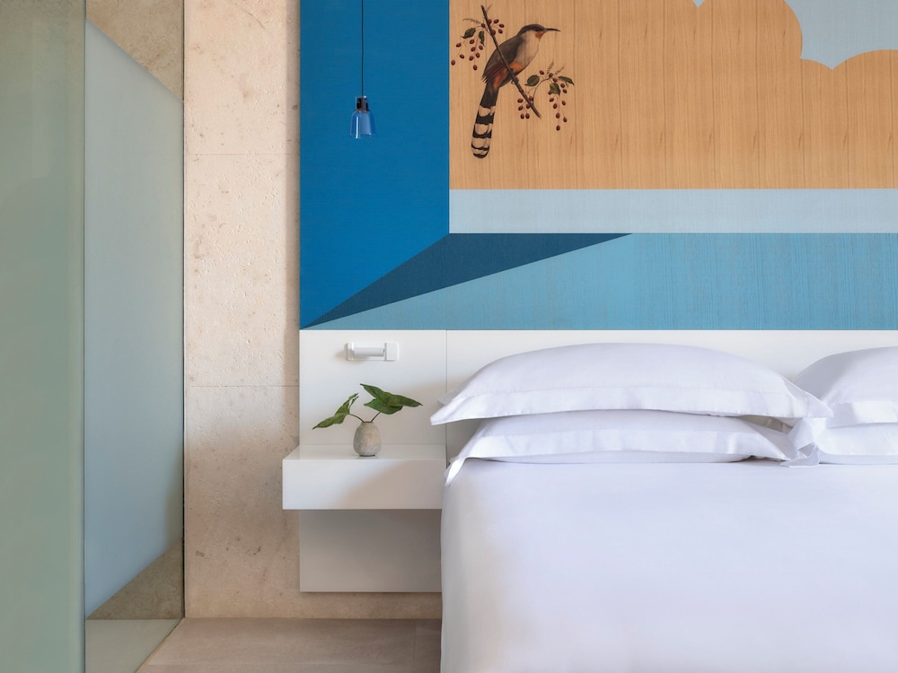 Essential, Twin Beds, Balcony