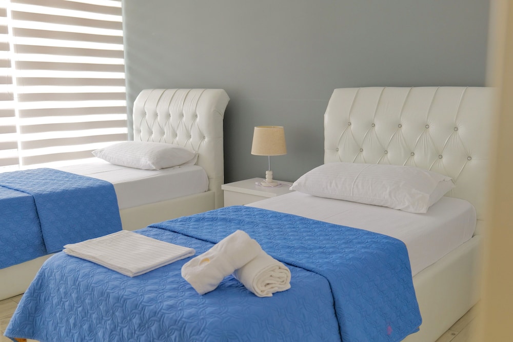 Oceanic Overview Suites 24/50