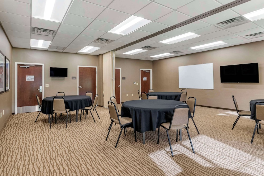 Comfort Suites Manheim - Lancaster 48/55