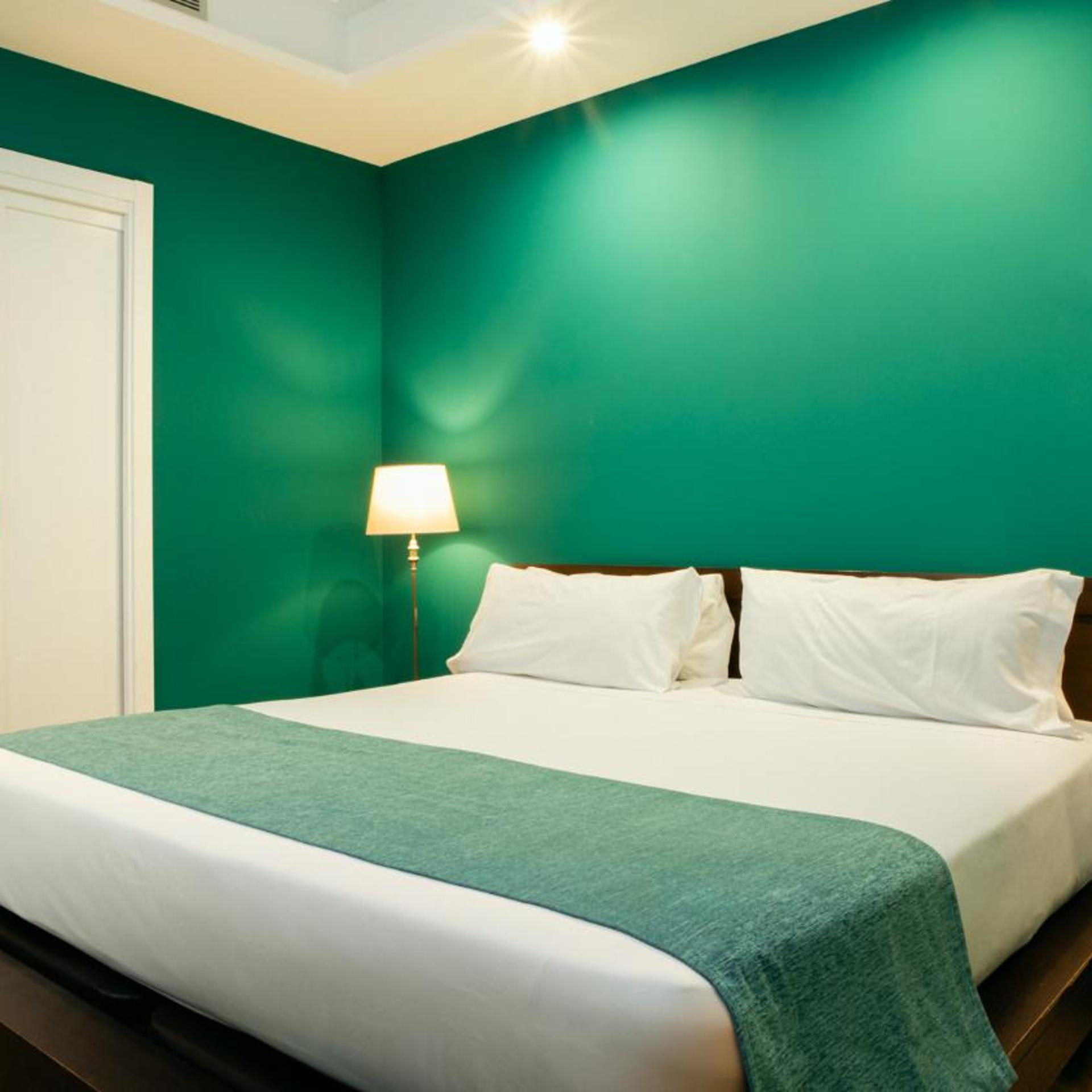 Interior, Small Double