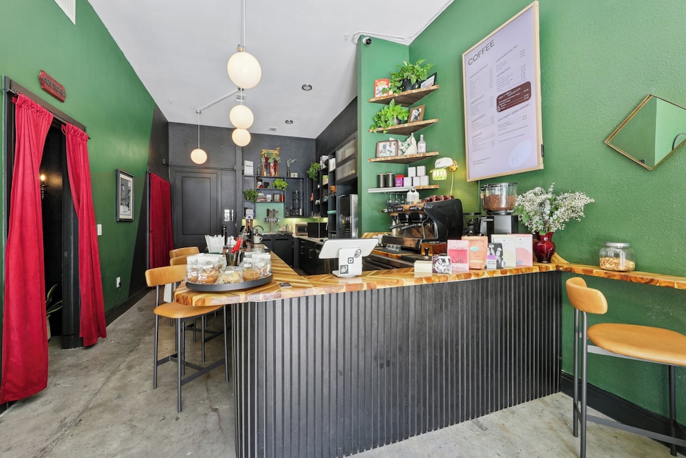 Sentral East Austin 1614 10/56