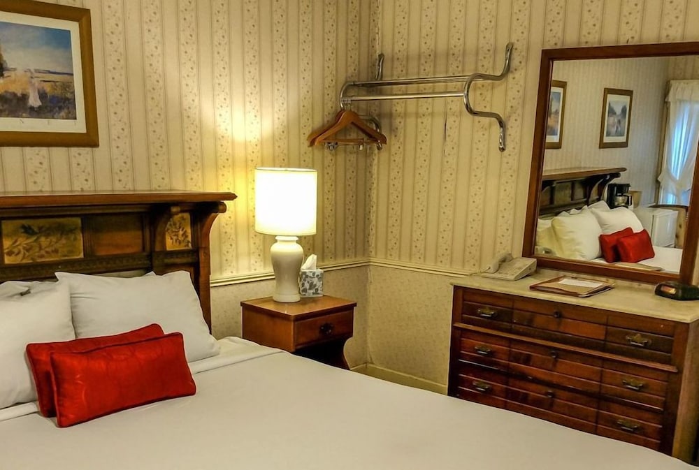 Thayers Inn 29/68