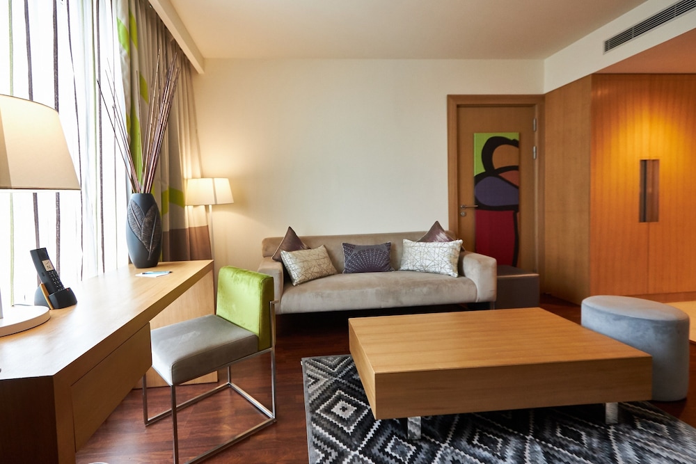Novotel Chennai Sipcot 50/75