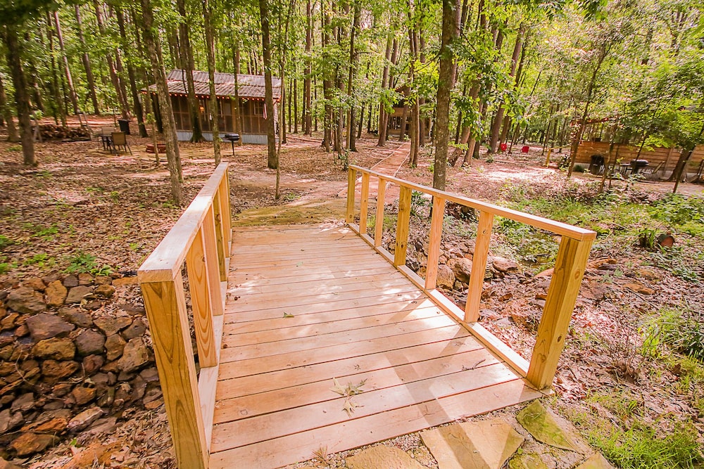 Cora s Cabins 29/50