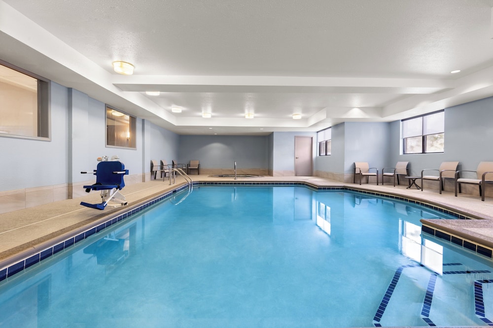 swimming pool spa