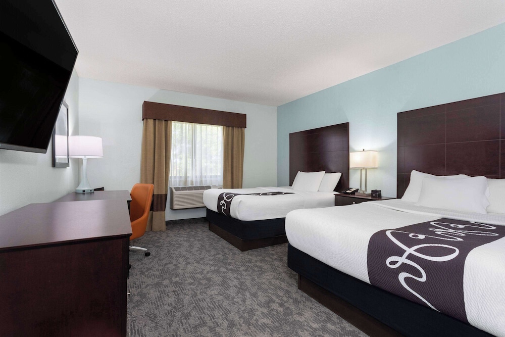 Room, 2 Queen Beds, with View