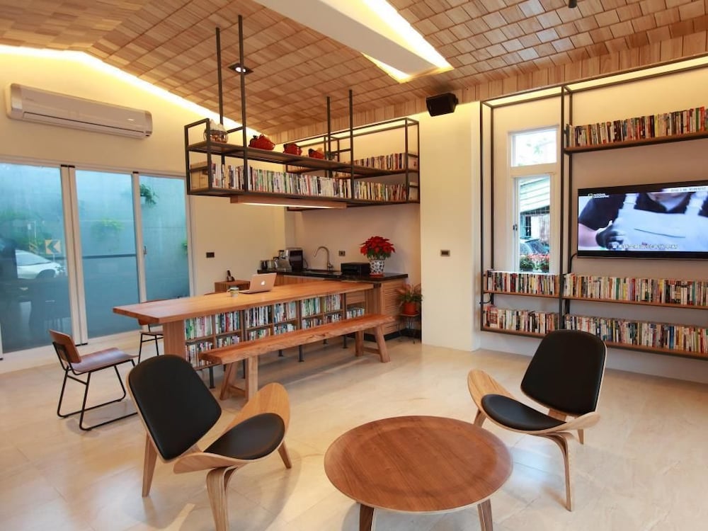 Leveeside House 35/50