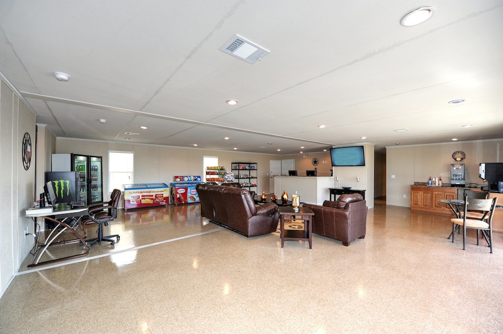 Instalodge Hotel And Suites 7/34