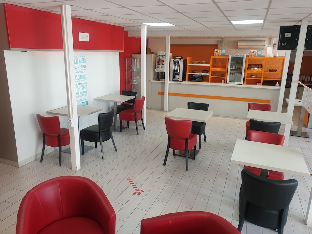 Kyriad Direct Poissy Acheres 10/20