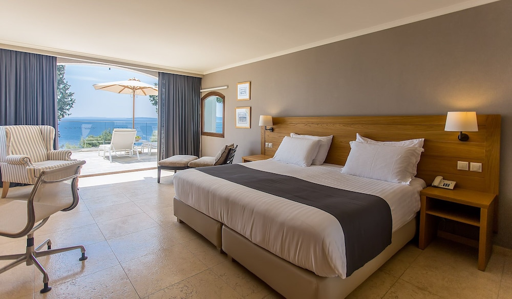 Deluxe, Family, Bungalow, Double Bed, Sea and Island View, Private Pool
