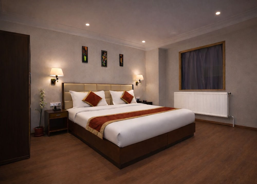 Royal Holiday Leh 17/43